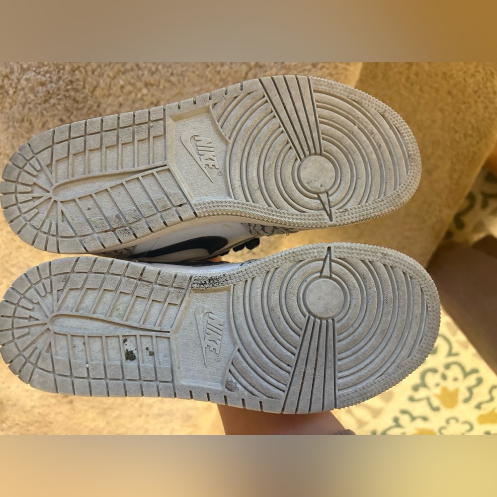 Nike Air Jordan High-Top Sneakers youth 4Y - Picture 3 of 3